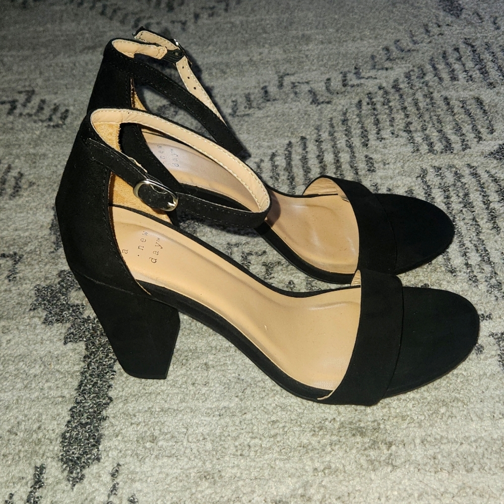 Womens Heels, size 8